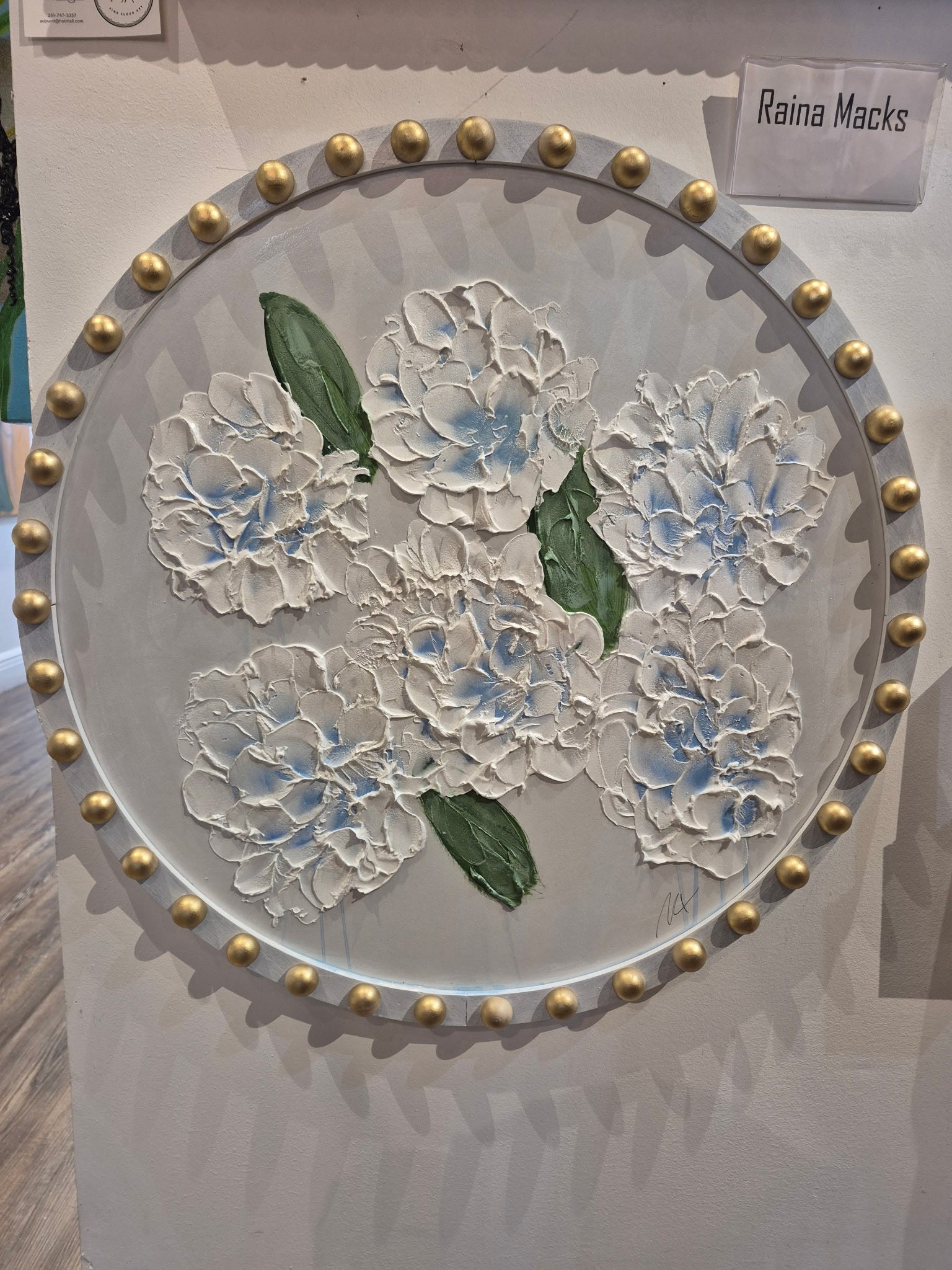 Wood Round Hydrangea