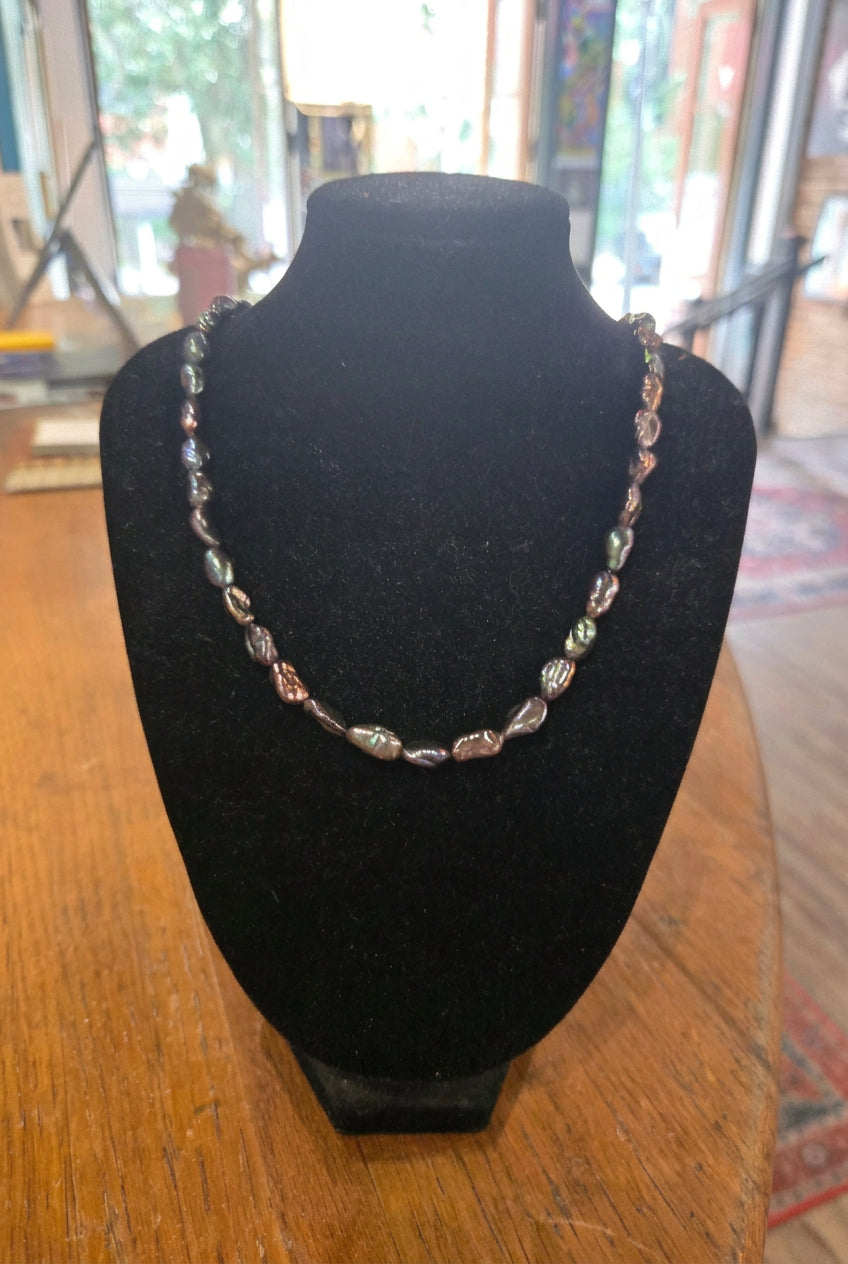 Milky Stone Shimmer Necklace